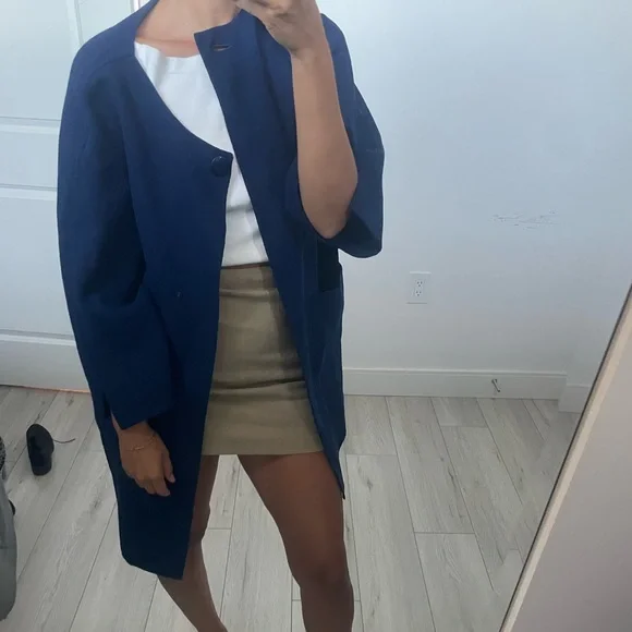 St. John One Button Overcoat - Picture 13 of 16